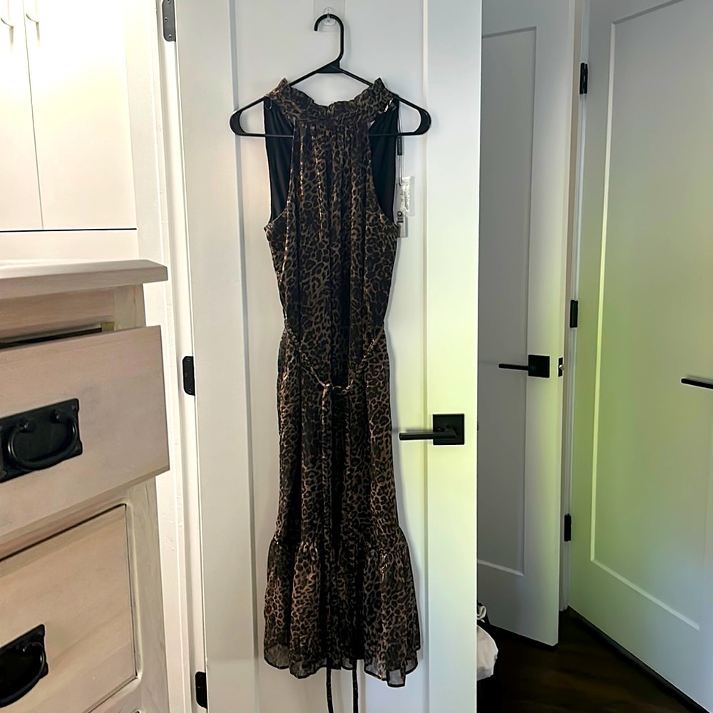 Elie Tahari leopard print high collar dress. Size xs. Unworn.